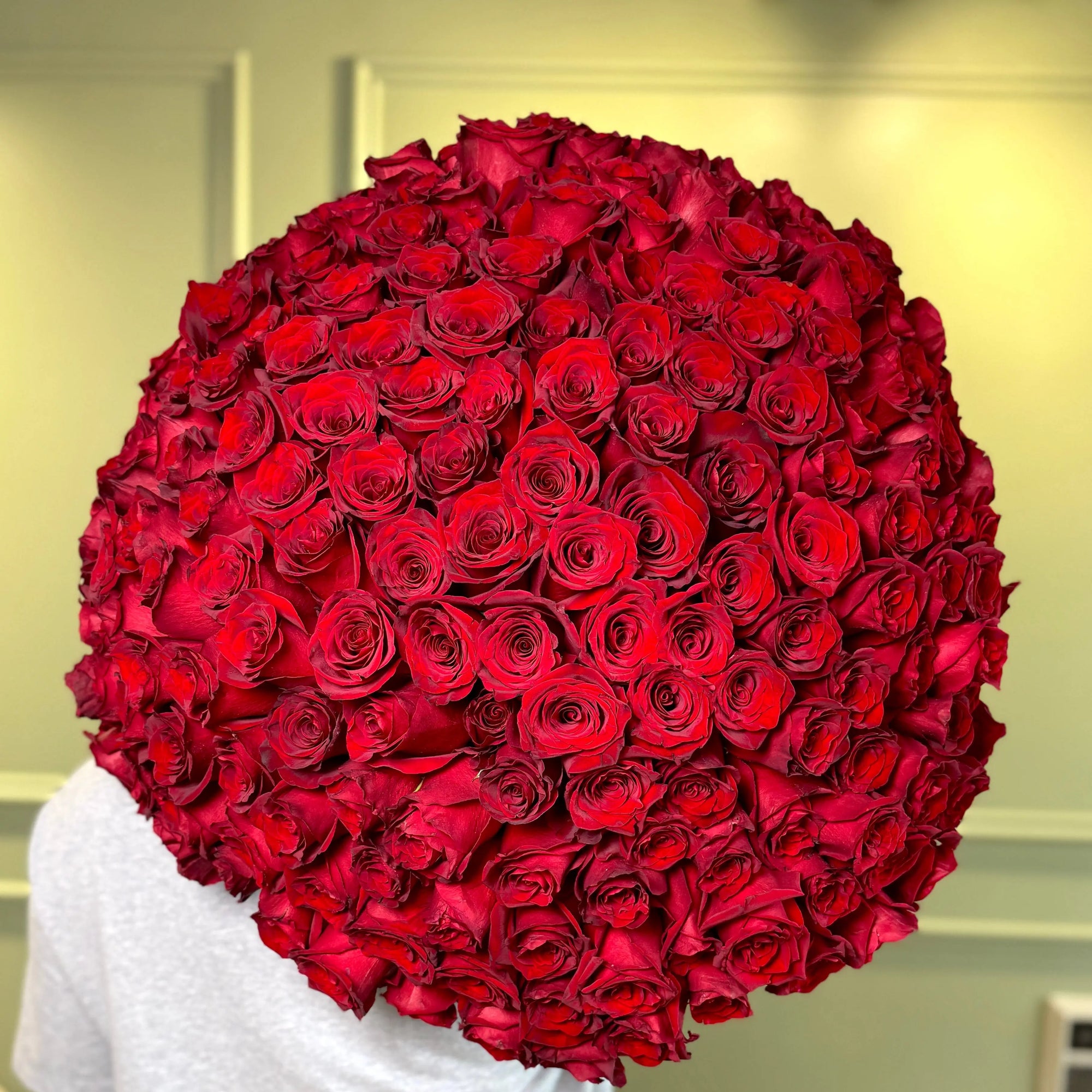 Scarlet Kiss Royale