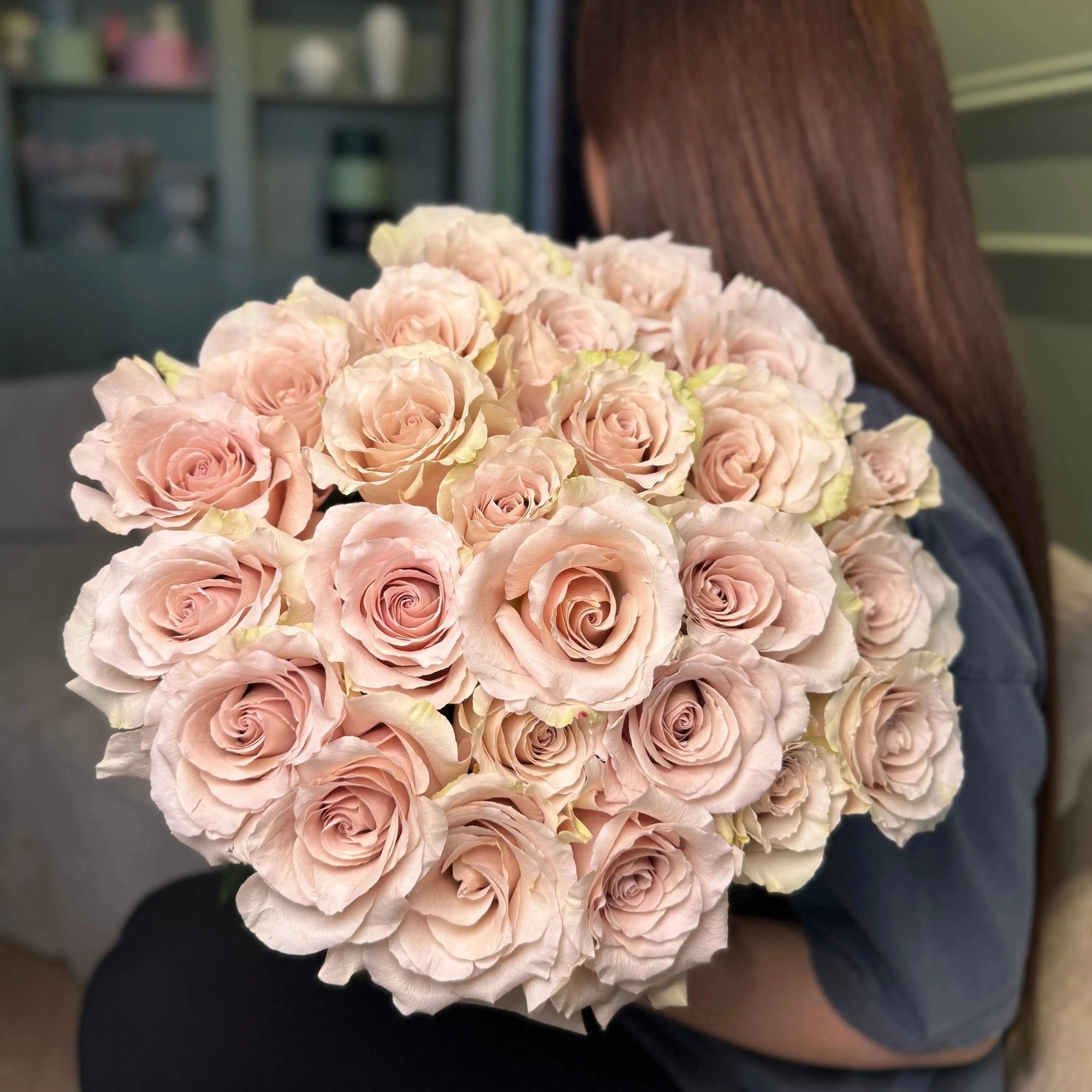 Champagne Blush Bouquet (Nationwide Delivery)