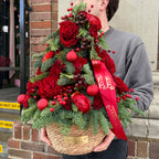 The Crimson Noël Tree