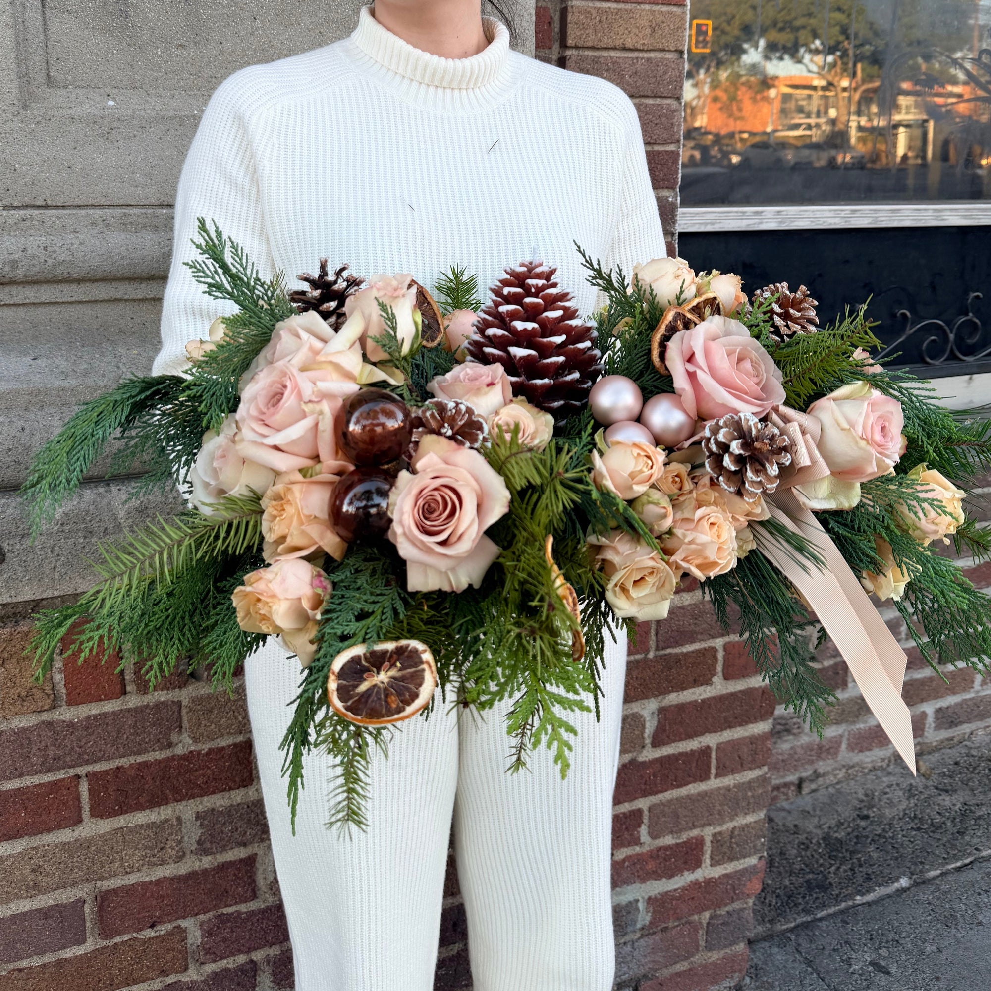 The Golden Noel Centerpiece