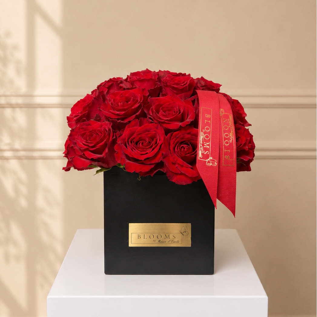 Midnight Kiss Rose Vase